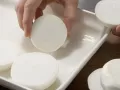 Gebackene Mairüben mit Sesamkruste Zubereitung Schritt 2 Gebackene Mairüben mit Sesamkruste Zubereitung Schritt 2