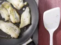 Gebratene Schollenfilets – smarter Zubereitung Schritt 4 Gebratene Schollenfilets – smarter Zubereitung Schritt 4