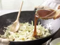 Gebratenes Tofu-Pilz-Gemüse Zubereitung Schritt 10 Gebratenes Tofu-Pilz-Gemüse Zubereitung Schritt 10