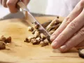 Gebratenes Tofu-Pilz-Gemüse Zubereitung Schritt 4 Gebratenes Tofu-Pilz-Gemüse Zubereitung Schritt 4