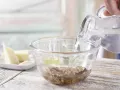 Gefüllte Mangoldrouladen Zubereitung Schritt 1 Gefüllte Mangoldrouladen Zubereitung Schritt 1