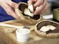 Gefüllte Portobello-Pilze Zubereitung Schritt 1 Gefüllte Portobello-Pilze Zubereitung Schritt 1