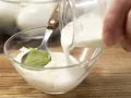 Gefüllte Wasabi-Eier Zubereitung Schritt 2 Gefüllte Wasabi-Eier Zubereitung Schritt 2