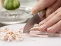 Gefüllte Wasabi-Eier Zubereitung Schritt 4 Gefüllte Wasabi-Eier Zubereitung Schritt 4