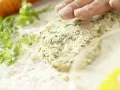 Gekräuterte Hähnchenschnitzel Zubereitung Schritt 4 Gekräuterte Hähnchenschnitzel Zubereitung Schritt 4
