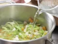 Gemüsesuppe mit Grießnocken Zubereitung Schritt 3 Gemüsesuppe mit Grießnocken Zubereitung Schritt 3