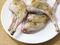 Geschmorte Kaninchenkeulen Zubereitung Schritt 5 Geschmorte Kaninchenkeulen Zubereitung Schritt 5