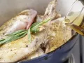 Geschmorte Kaninchenkeulen Zubereitung Schritt 7 Geschmorte Kaninchenkeulen Zubereitung Schritt 7