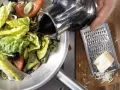 Geschmorter Römersalat Zubereitung Schritt 4 Geschmorter Römersalat Zubereitung Schritt 4