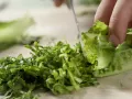 Griechischer Thunfischsalat Zubereitung Schritt 2 Griechischer Thunfischsalat Zubereitung Schritt 2