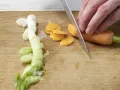 Hähnchen-Spargel-Pfanne Zubereitung Schritt 3 Hähnchen-Spargel-Pfanne Zubereitung Schritt 3