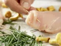 Hähnchenbrust mit Ziegenkäse Zubereitung Schritt 7 Hähnchenbrust mit Ziegenkäse Zubereitung Schritt 7
