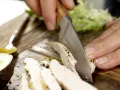 Hähnchensalat mit Avocado Zubereitung Schritt 3 Hähnchensalat mit Avocado Zubereitung Schritt 3