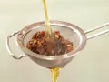 Hagebutten-Chili-Tee Zubereitung Schritt 3 Hagebutten-Chili-Tee Zubereitung Schritt 3