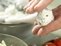 Hausgemachter Kräuter-Joghurt-Frischkäse Zubereitung Schritt 6 Hausgemachter Kräuter-Joghurt-Frischkäse Zubereitung Schritt 6