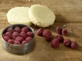 Himbeer-Joghurt-Törtchen Zubereitung Schritt 8 Himbeer-Joghurt-Törtchen Zubereitung Schritt 8