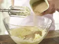 Johannisbeer-Guglhupf mit Dinkelmehl Zubereitung Schritt 2 Johannisbeer-Guglhupf mit Dinkelmehl Zubereitung Schritt 2