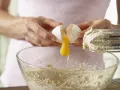 Johannisbeer-Guglhupf mit Dinkelmehl Zubereitung Schritt 3 Johannisbeer-Guglhupf mit Dinkelmehl Zubereitung Schritt 3