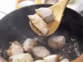 Kalbsragout mit Kohlrabi Zubereitung Schritt 3 Kalbsragout mit Kohlrabi Zubereitung Schritt 3