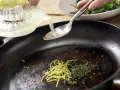 Kalbsschnitzel aus der Pfanne Zubereitung Schritt 8 Kalbsschnitzel aus der Pfanne Zubereitung Schritt 8
