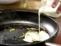 Kalbsschnitzel aus der Pfanne Zubereitung Schritt 9 Kalbsschnitzel aus der Pfanne Zubereitung Schritt 9
