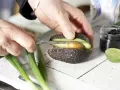 Kalte Avocado-Gurken-Suppe Zubereitung Schritt 1 Kalte Avocado-Gurken-Suppe Zubereitung Schritt 1