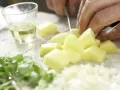 Kartoffel-Blumenkohl-Curry Zubereitung Schritt 1 Kartoffel-Blumenkohl-Curry Zubereitung Schritt 1
