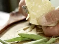 Kartoffel-Gnocchi mit Salbei, Parmesan und Traubensaft Zubereitung Schritt 9 Kartoffel-Gnocchi mit Salbei, Parmesan und Traubensaft Zubereitung Schritt 9