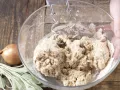 Kartoffel-Quark-Pizza Zubereitung Schritt 2 Kartoffel-Quark-Pizza Zubereitung Schritt 2