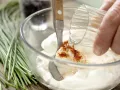 Kaviar-Eier Zubereitung Schritt 2 Kaviar-Eier Zubereitung Schritt 2