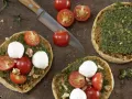 Knusprige Brötchen-Pizzen Zubereitung Schritt 3 Knusprige Brötchen-Pizzen Zubereitung Schritt 3