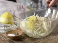 Kohlrabi-Rohkost Zubereitung Schritt 7 Kohlrabi-Rohkost Zubereitung Schritt 7