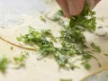 Kräuternudelfetzen mit Garnelen Zubereitung Schritt 3 Kräuternudelfetzen mit Garnelen Zubereitung Schritt 3