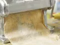 Kräuternudelfetzen mit Garnelen Zubereitung Schritt 5 Kräuternudelfetzen mit Garnelen Zubereitung Schritt 5