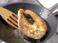 Lachskotelett auf Kohlrabi-Salat Zubereitung Schritt 5 Lachskotelett auf Kohlrabi-Salat Zubereitung Schritt 5