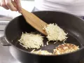 Lachstatar auf Selleriepuffern Zubereitung Schritt 8 Lachstatar auf Selleriepuffern Zubereitung Schritt 8