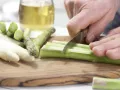 Lauwarmer Spargelsalat Zubereitung Schritt 1 Lauwarmer Spargelsalat Zubereitung Schritt 1