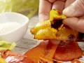 Löwenzahnsalat mit Ziegenkäsetalern Zubereitung Schritt 2 Löwenzahnsalat mit Ziegenkäsetalern Zubereitung Schritt 2