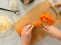 Low-Carb-Gnocchi auf Salbeimöhren Zubereitung Schritt 2 Low-Carb-Gnocchi auf Salbeimöhren Zubereitung Schritt 2