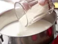 Mandelmilch-Gelee Zubereitung Schritt 2 Mandelmilch-Gelee Zubereitung Schritt 2