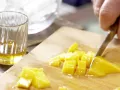 Mango-Smoothie Zubereitung Schritt 1 Mango-Smoothie Zubereitung Schritt 1
