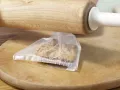Melonen-Keks-Brei mit Haferflocken Zubereitung Schritt 1 Melonen-Keks-Brei mit Haferflocken Zubereitung Schritt 1