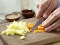 Möhrenbrei mit Schweinefleisch Zubereitung Schritt 1 Möhrenbrei mit Schweinefleisch Zubereitung Schritt 1