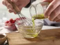 Mozzarella-Melonen-Salat Zubereitung Schritt 1 Mozzarella-Melonen-Salat Zubereitung Schritt 1