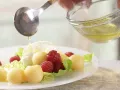 Mozzarella-Melonen-Salat Zubereitung Schritt 6 Mozzarella-Melonen-Salat Zubereitung Schritt 6