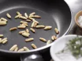 Mozzarella-Möhren-Salat Zubereitung Schritt 1 Mozzarella-Möhren-Salat Zubereitung Schritt 1