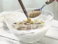 Müsli-Kugeln mit Quark Zubereitung Schritt 1 Müsli-Kugeln mit Quark Zubereitung Schritt 1