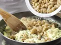 Nudel-Rührei mit Tomatensalat Zubereitung Schritt 7 Nudel-Rührei mit Tomatensalat Zubereitung Schritt 7
