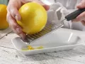 Orangen-Flan mit Pistazien Zubereitung Schritt 1 Orangen-Flan mit Pistazien Zubereitung Schritt 1