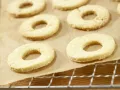 Orangenblätter, Nugatstreifen und Kokosringe Zubereitung Schritt 11 Orangenblätter, Nugatstreifen und Kokosringe Zubereitung Schritt 11